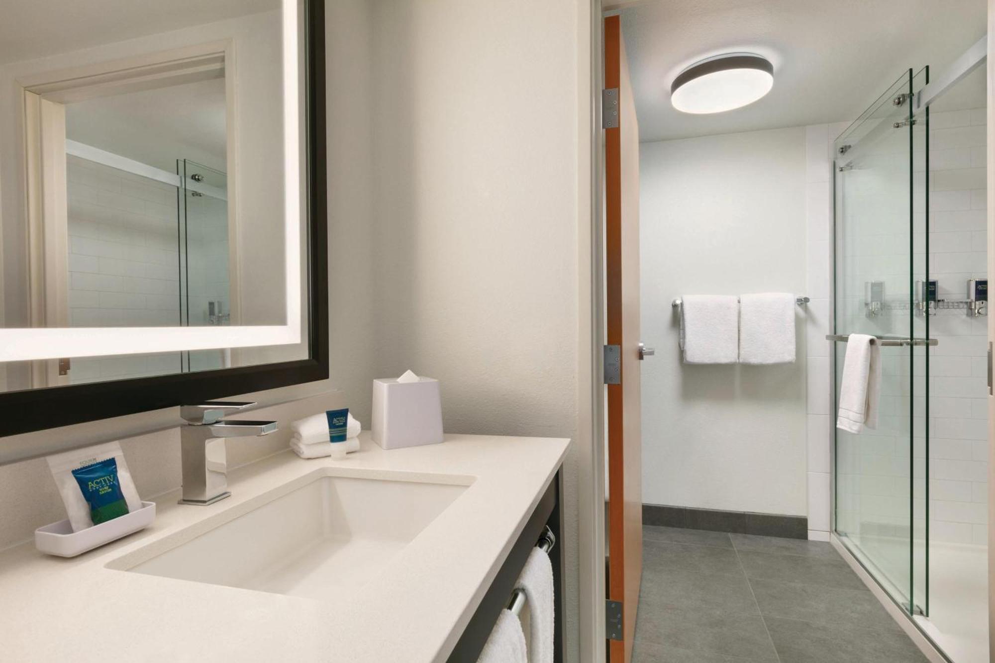Four Points By Sheraton Raleigh Arena Esterno foto