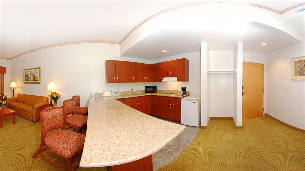 Four Points By Sheraton Raleigh Arena Esterno foto