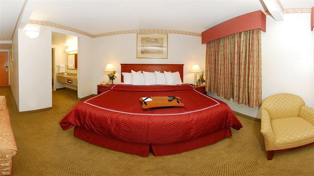 Four Points By Sheraton Raleigh Arena Esterno foto